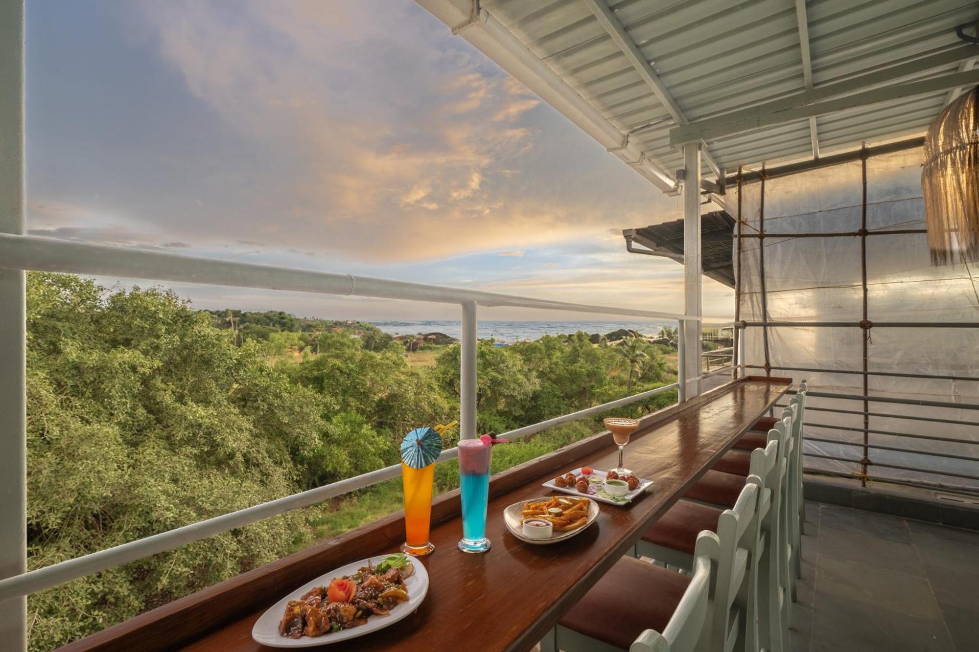 Echor Samara Morjim Goa Sea View Restro Otel Dış mekan fotoğraf